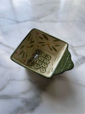 Temptations Old World Green 10 OZ Individual Square Baker